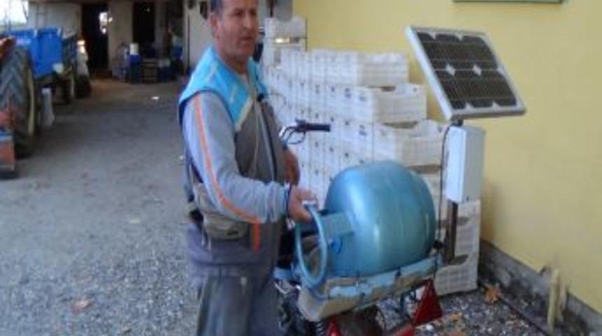 Telefon Ve POS Cihazının Şarj Sorununu G&uuml;neş Panelleriyle &Ccedil;&ouml;zd&uuml;