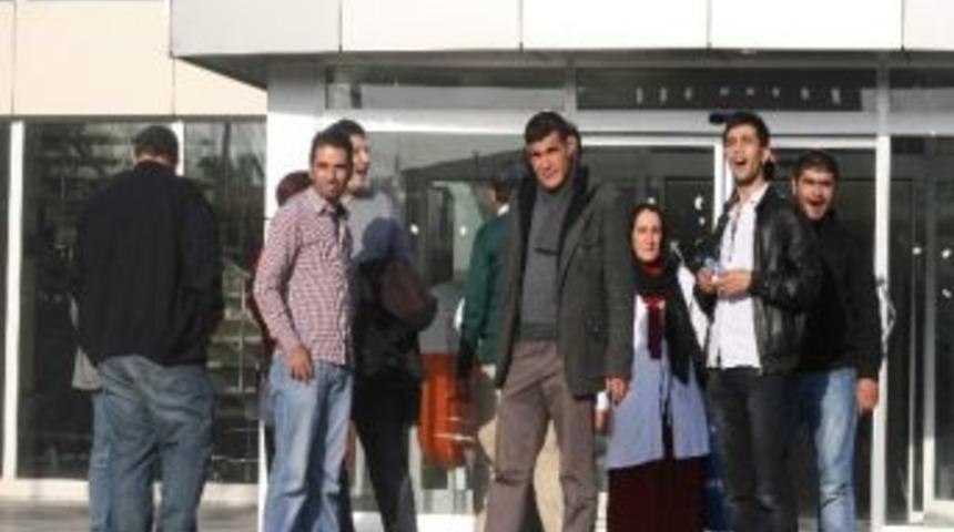 Maaşlarını Alamayan İş&ccedil;iler Eylem Yaptı