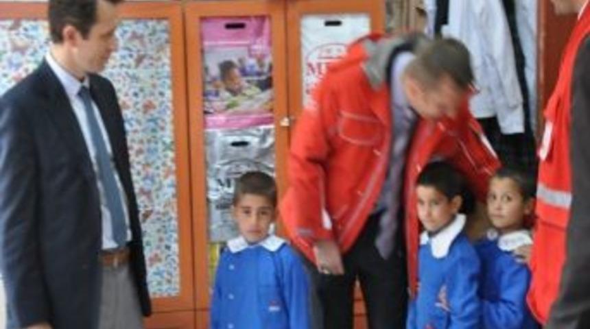 Kızılay&rsquo;dan Patnos Doğansu İlkokuluna Anlamlı Yardım