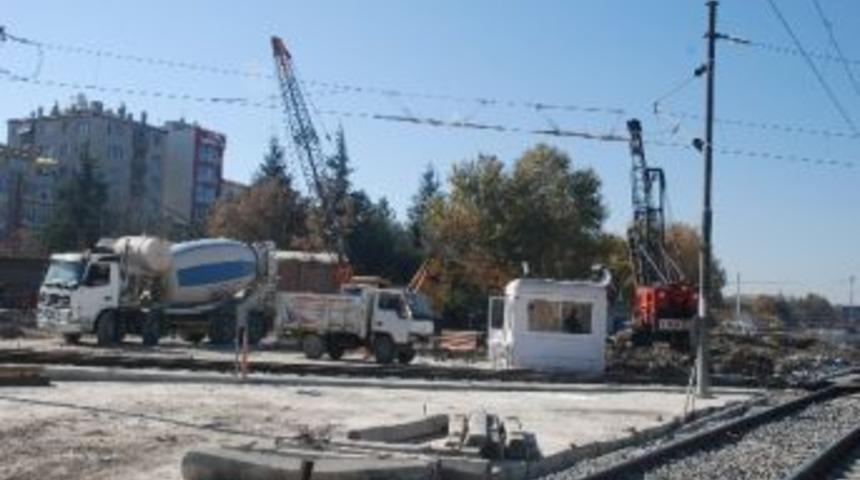 Hızlı Tren Hattının Yer Altına Alınma &Ccedil;alışmaları S&uuml;r&uuml;yor