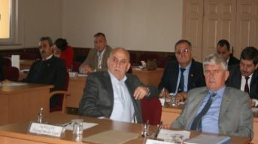 D&uuml;zce Musababa İlkokuluna Meclisten İnceleme