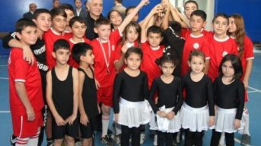 &Ccedil;ayırovalı &Ccedil;ocuklar Birincilik Hedefliyor