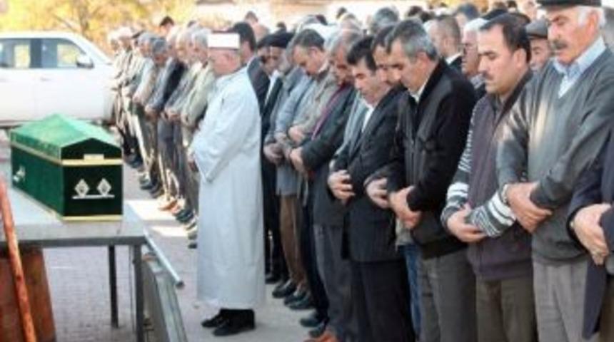 Aile Kavgasını Ayırmaya Giderken Kalp Krizi Ge&ccedil;irerek Hayatını Kaybeden Ramazan Aslan Toprağa Verildi