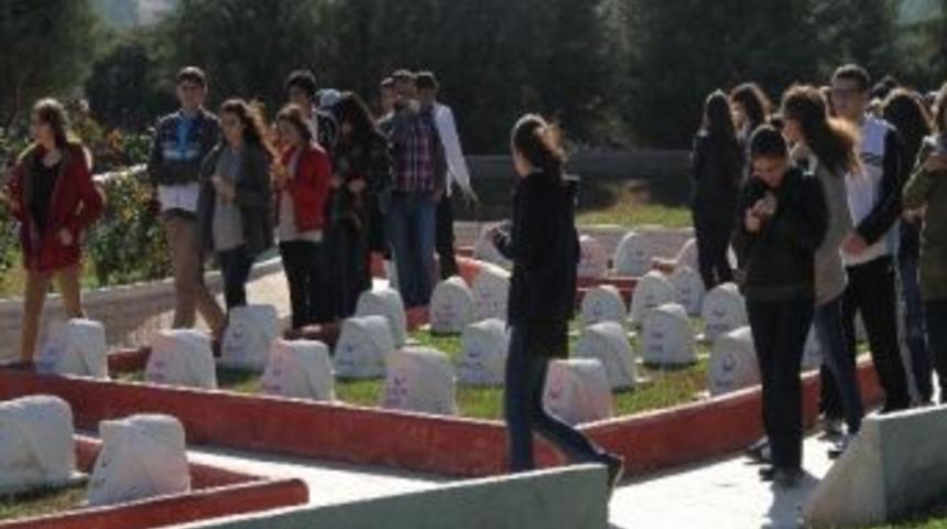 Gen&ccedil; Denizlililer &Ccedil;anakkale&rsquo;yi Ziyaret Etti