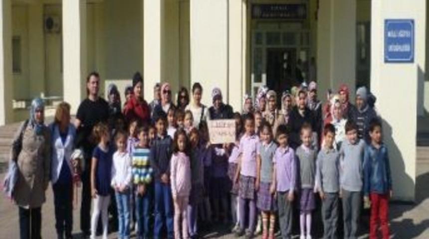 S&uuml;rekli &Ouml;ğretmen Değişmesi Velileri İsyan Ettirdi