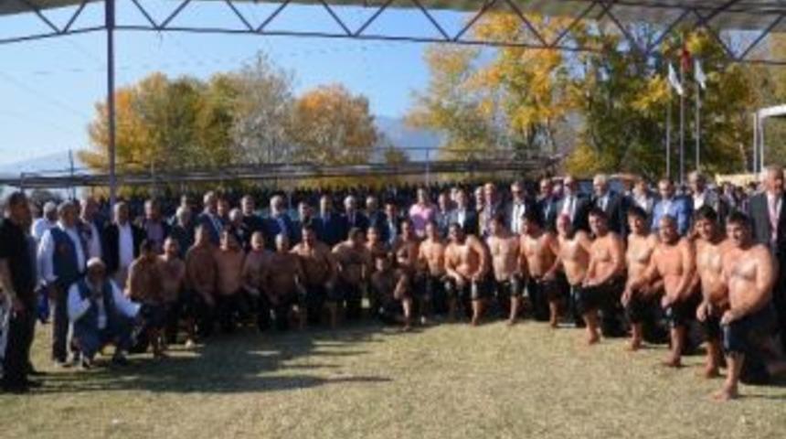 Kargı'da &Uuml;nal Karaman Başpehlivan Oldu