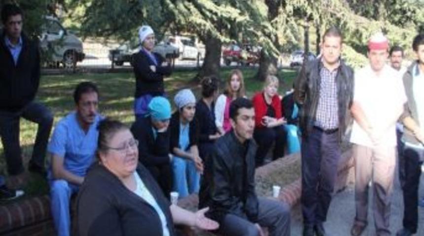 &Ouml;zel Hastane &Ccedil;alışanları Maaş Alamadıkları İ&ccedil;in İş Bıraktı