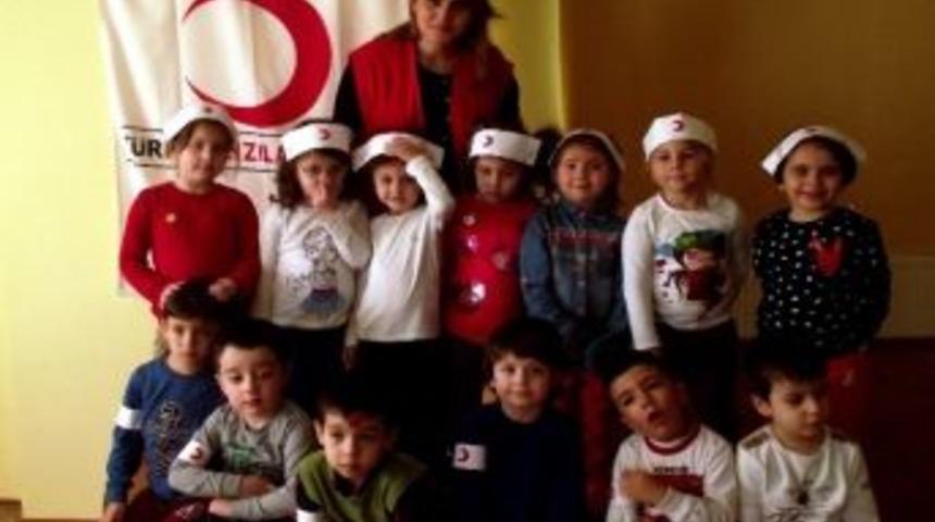 T&uuml;rk Kızılayı&rsquo;ndan &Ouml;ğrencilere Seminer