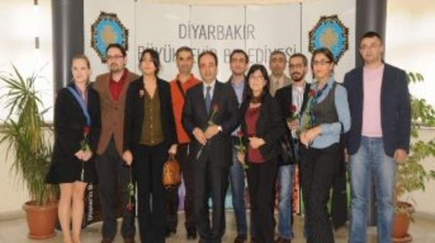 Ermeni Gazetecilerden Baydemir'e Ziyaret