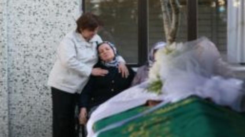 &Ouml;zge &Ouml;ğretmen Son Yolculuğuna Uğurlandı