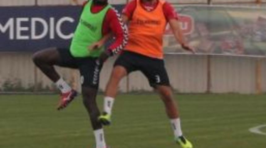 Uğur T&uuml;t&uuml;neker Antrenmana Katılmadı