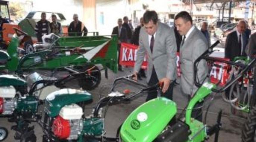 Karab&uuml;kl&uuml; &Ccedil;ift&ccedil;ilere Makine Ve Ekipmanları Teslim Edildi