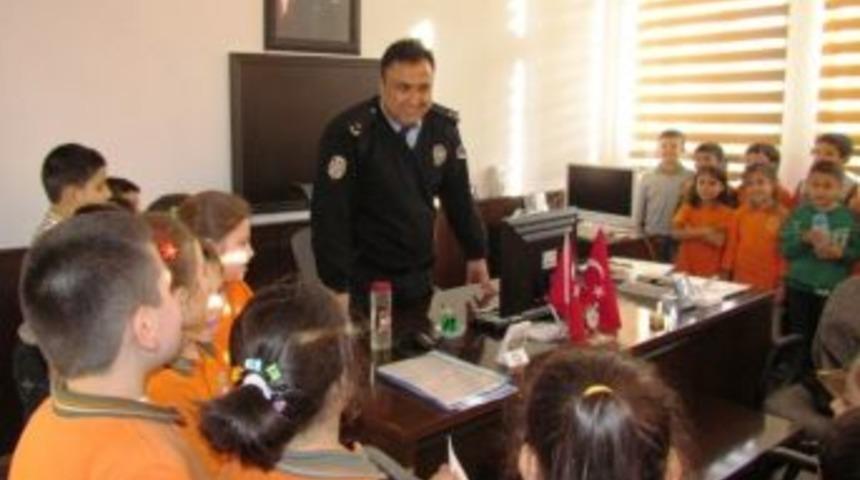 Gazeteci Adaylarından &Ouml;demiş Emniyeti&rsquo;ne Ziyaret