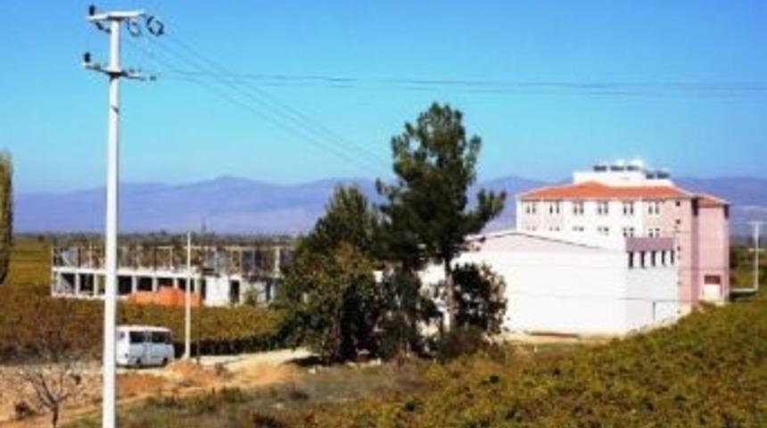 Sarıg&ouml;l Anadolu &Ouml;ğretmen Lisesi Yol İstiyor