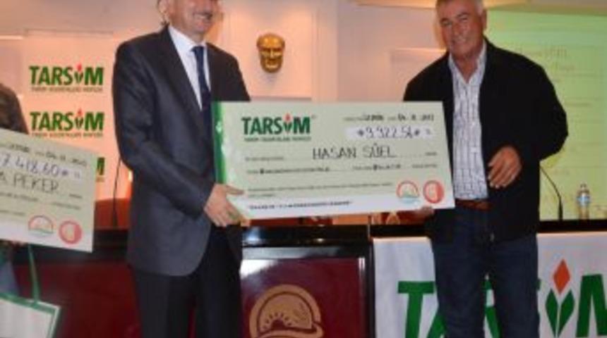 İzmir'de &Uuml;r&uuml;n&uuml;n&uuml; Sigortalatan &Ccedil;ift&ccedil;ilere 12 Milyon Lira &Ouml;dendi