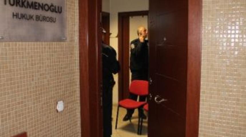 Milletvekilinin Avukatlık B&uuml;rosuna Hırsız Girdi