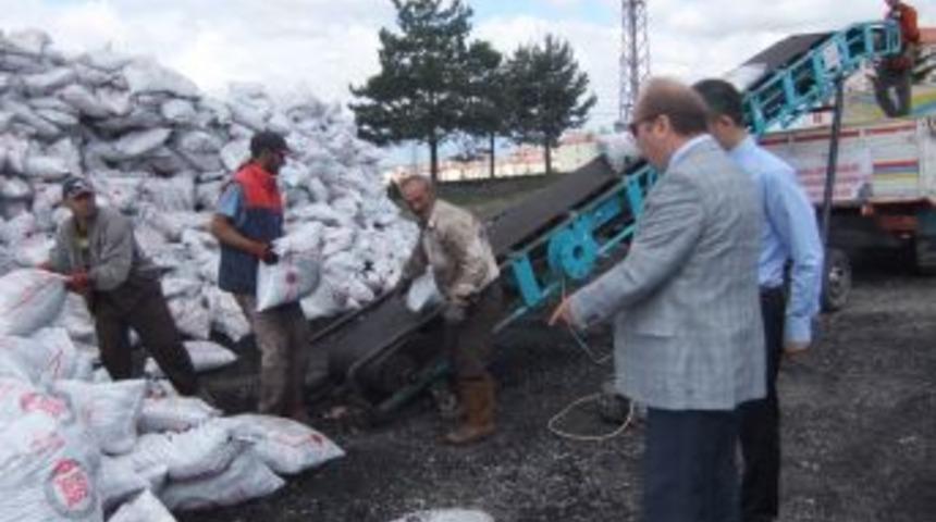 Bafra'da K&ouml;m&uuml;r Yardımları Sahiplerine Ulaşıyor
