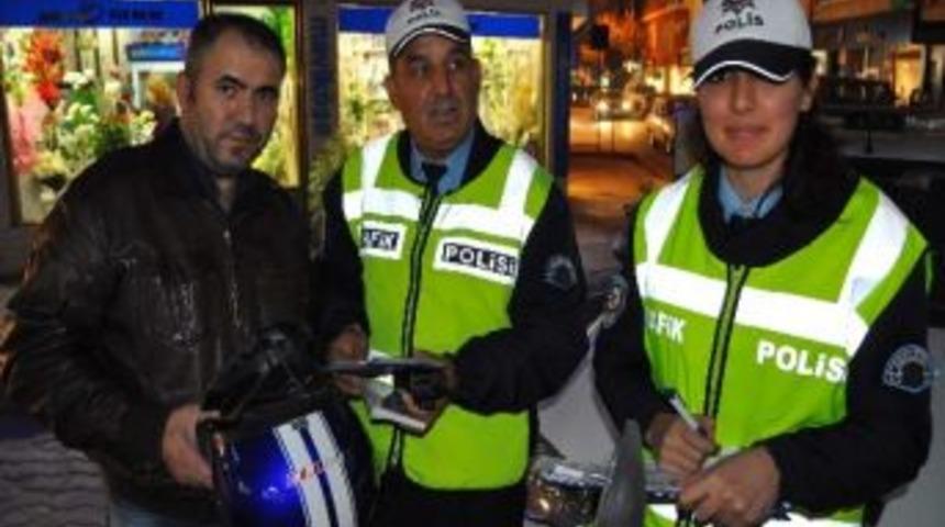 Trafiğe Kadın Eli Değdi