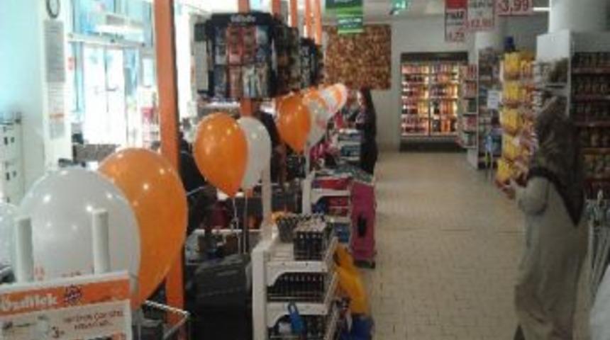 G&uuml;rsu &Ouml;zdilek&rsquo;te Sihirbaz Şovu