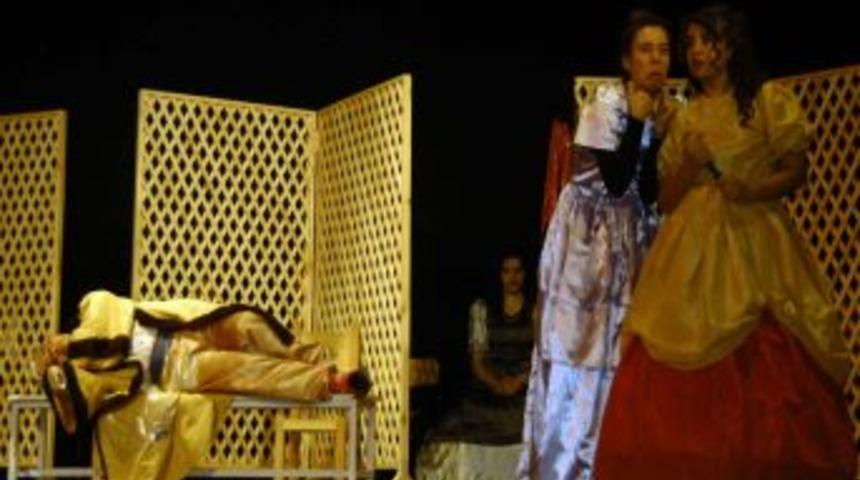 'Hastalık Hastası&rsquo;na Yoğun Ilgi