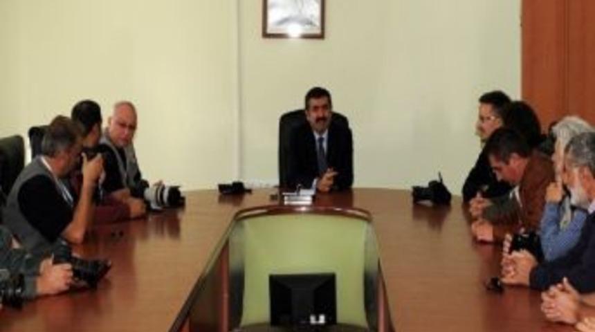 Vali Doğan, Photo Clup 202 Fotoğraf&ccedil;ılarını Kabul Etti