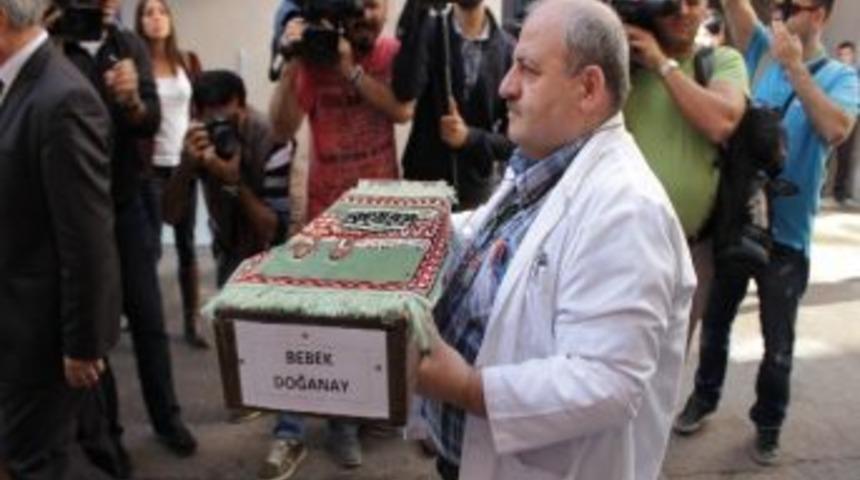 Talihsiz Bebeğin Cenazesi Belediye Tarafından Teslim Alındı