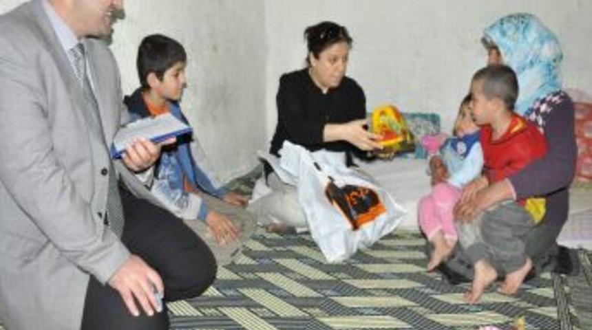 Maddi Durumu Iyi Olmayan Ailelere Nakdi Yardım Yapıldı
