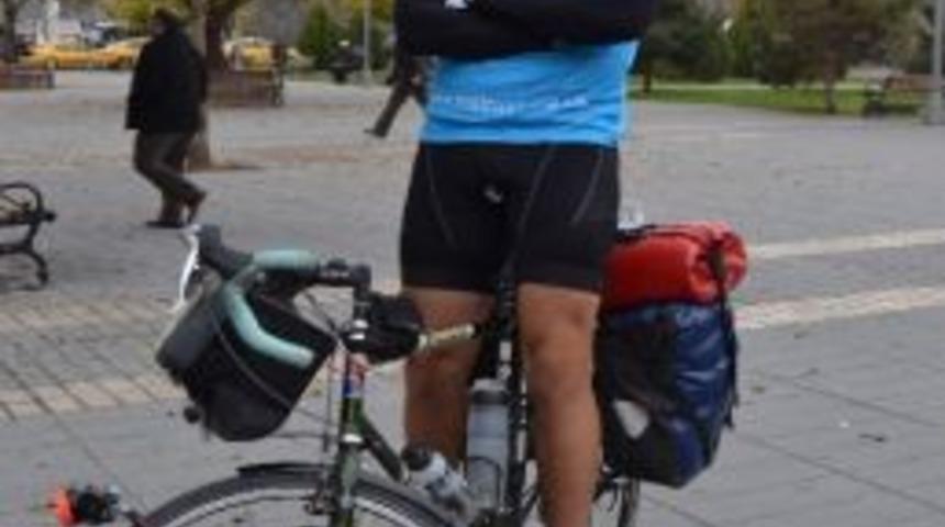 Kuzeninin Kas Hastalığına Dikkat &Ccedil;ekmek İ&ccedil;in Bisikletle D&uuml;nya Turu Yapıyor