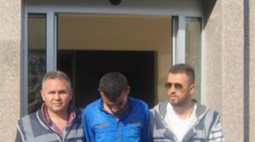 Dolandırıcı Seyyar Satıcı Yakalandı