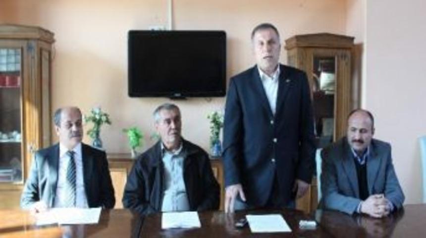 Eski İl Başkanlarından Erg&uuml;n Ve &Ccedil;&ouml;ll&uuml;'ye Destek