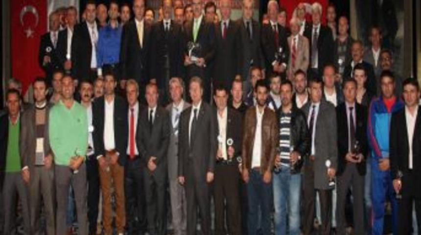 Recep Altepe&rsquo;ye Spora Katkı &Ouml;d&uuml;l&uuml;