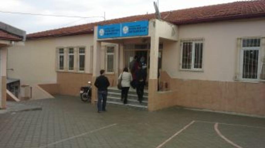 K&ouml;yl&uuml;ler Baz Istasyonu Korkusuyla &Ccedil;ocuklarını Okula Yollamıyor