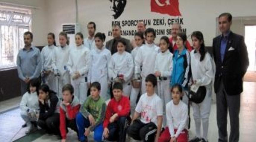 Adıyamanlı Eskrimciler Avrupa Şampiyonasına Katılacak