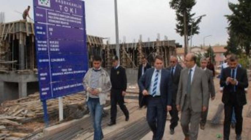 Vali Demirtaş Kahta&rsquo;da Okul İnşaatlarını İnceledi