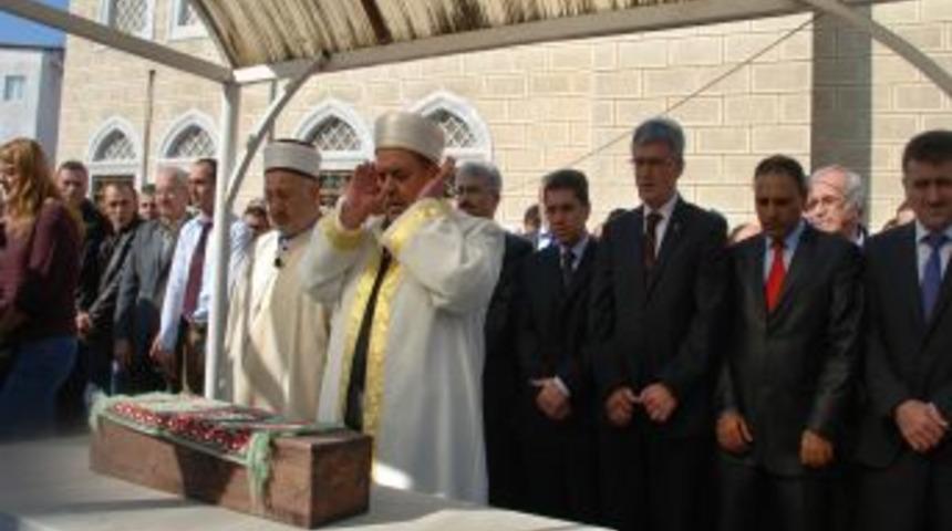 Annesinin &Ouml;l&uuml;me Terk Ettiği Bebek Toprağa Verildi