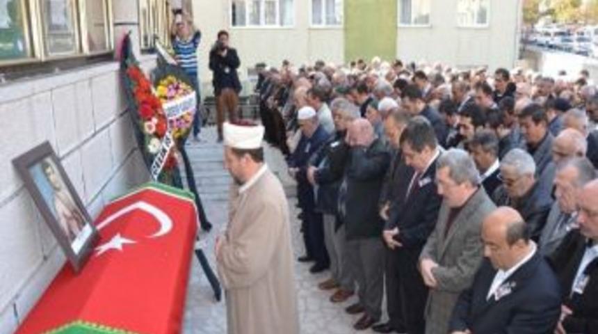 Milli G&uuml;reş&ccedil;i Hayri Polat Son Yolculuğuna Uğurlandı