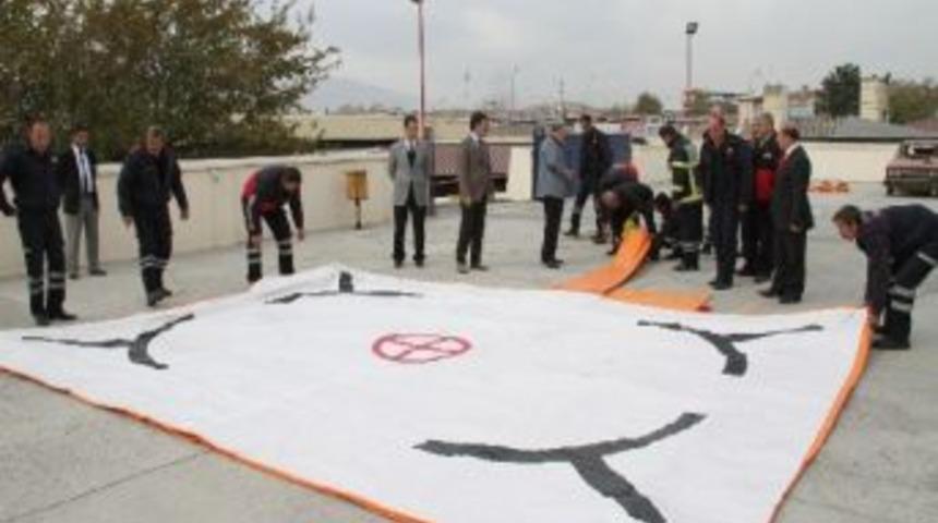 Hava Yastığına İlk Atlayanlar İtfaiyeciler Oldu