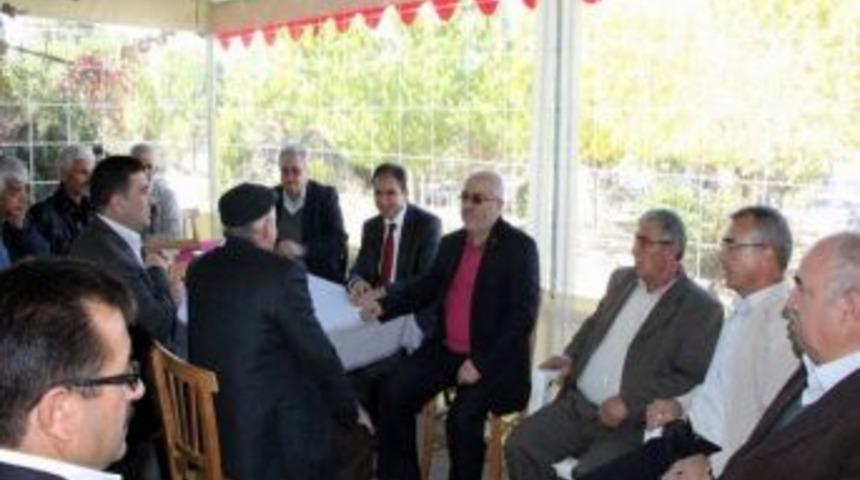 Ak Parti&rsquo;li G&uuml;neş, Eşme&rsquo;de K&ouml;ylerin Nabzını Tuttu