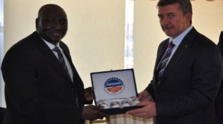 Gine B&uuml;y&uuml;kel&ccedil;isi Bangoura, Kayserili Işadamlarını &Uuml;lkesine Davet Etti