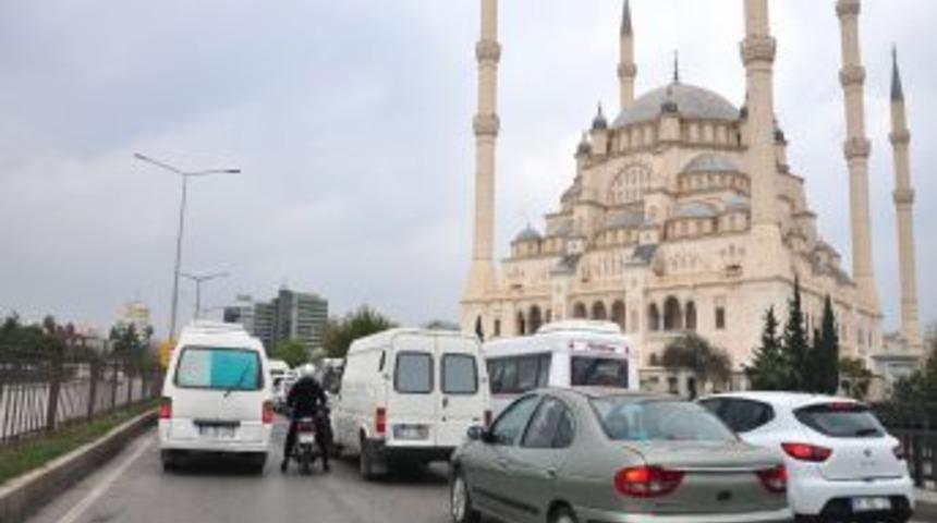 Minib&uuml;s&ccedil;&uuml;lerin Yol Isyanı