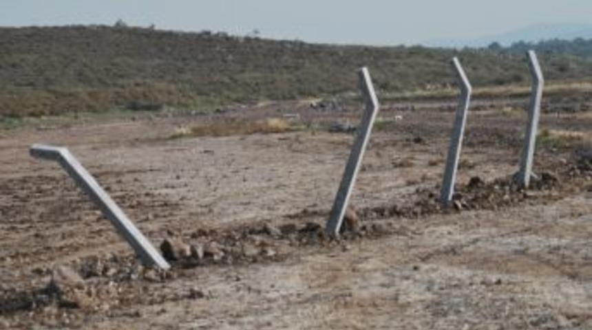 Burhaniye&rsquo;de Baz İstasyonlarının &Ouml;n&uuml;ne Ge&ccedil;ilemiyor