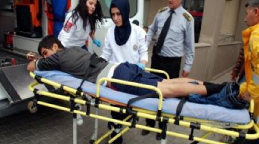 Adıyaman'da Bı&ccedil;aklı Kavga: 1 Yaralı