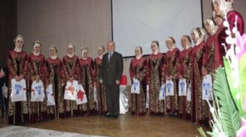 14 Hafize Ayakta Alkışlandı