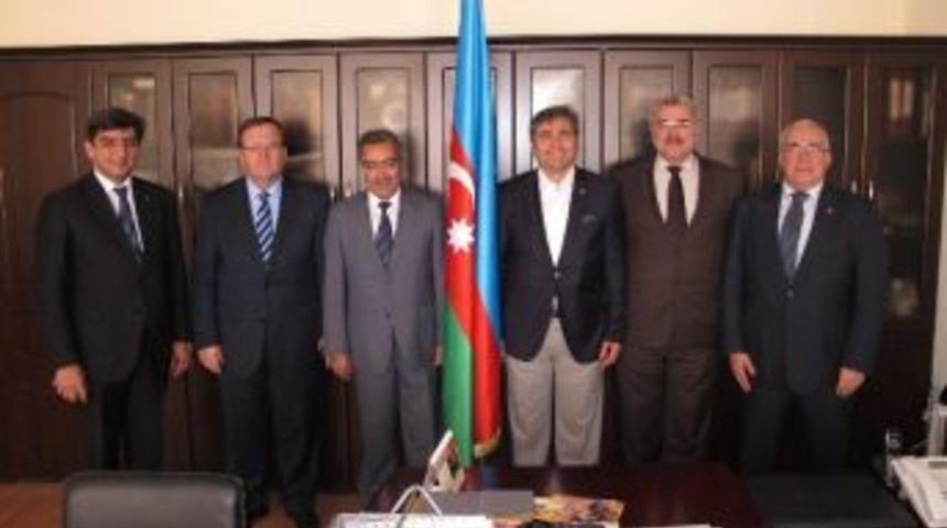 Ak&uuml; Rekt&ouml;r&uuml; Solak, Bak&uuml;&rsquo;de D&uuml;zenlenen 19. Uluslararası Sağlık Turizmi Fuarı&rsquo;na Katıldı