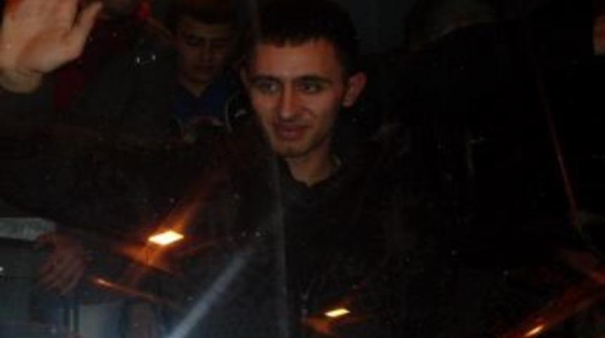 Arkadaş Kurşunuyla Şehit Olan Er G&ouml;zyaşlarıyla Uğurlandı