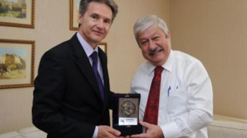 Romanya B&uuml;y&uuml;kel&ccedil;isi Onofrei, B&uuml;y&uuml;kşehir Belediyesini Ziyaret Etti