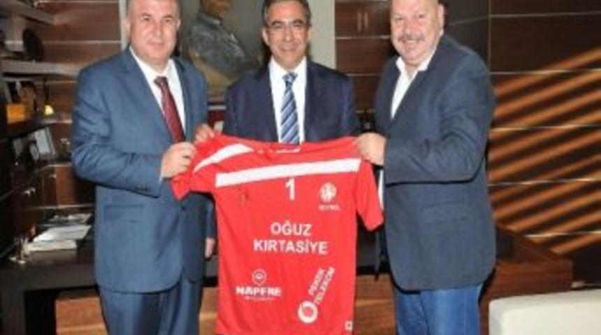 Antalyaspor Hentbol Takımı&rsquo;ndan Budak&rsquo;a Teşekk&uuml;r
