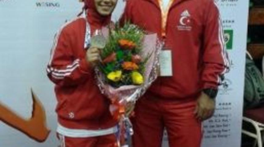 T&uuml;rkiye Wushu Milli Takımı D&uuml;nya Şampiyonasında 5 Madalya Kazandı