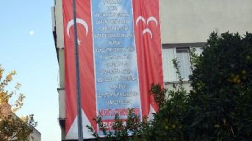 Sel&ccedil;uk Mhp'den "andımız"ın Kaldırılmasına Bayraklı Protesto