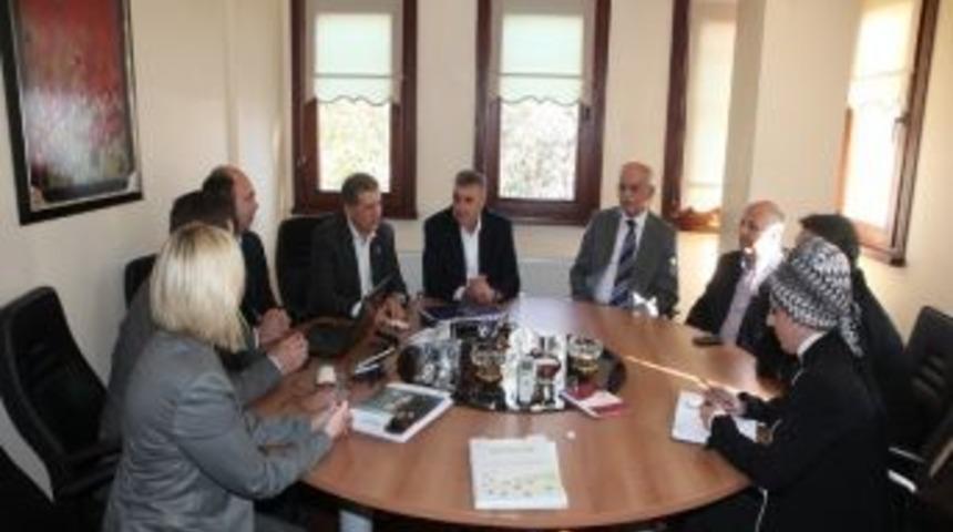 Sakarya B&uuml;y&uuml;kşehir Belediyesi Stk&rsquo;ların Yanında